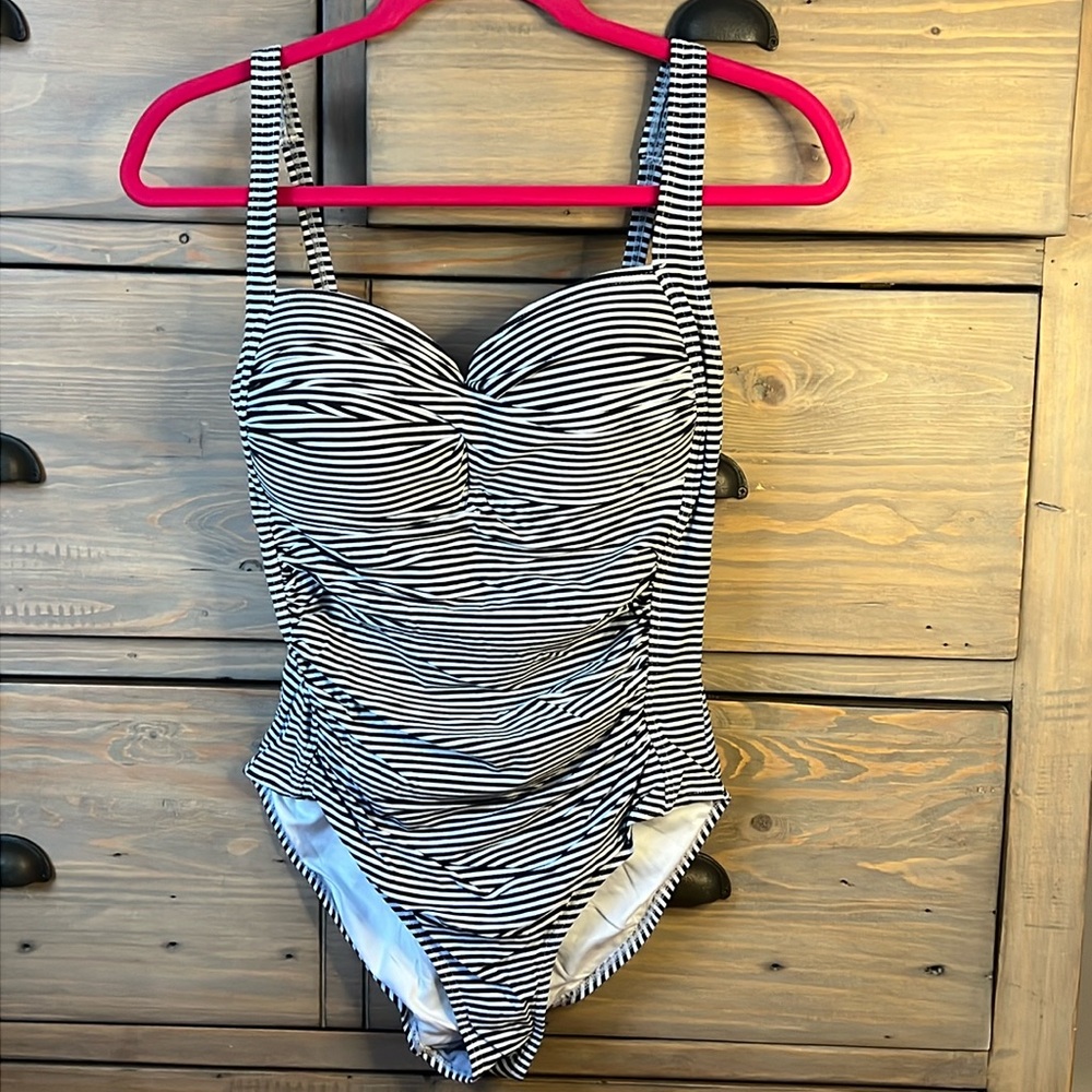 EUC Niptuck swim bathing suit sz 8